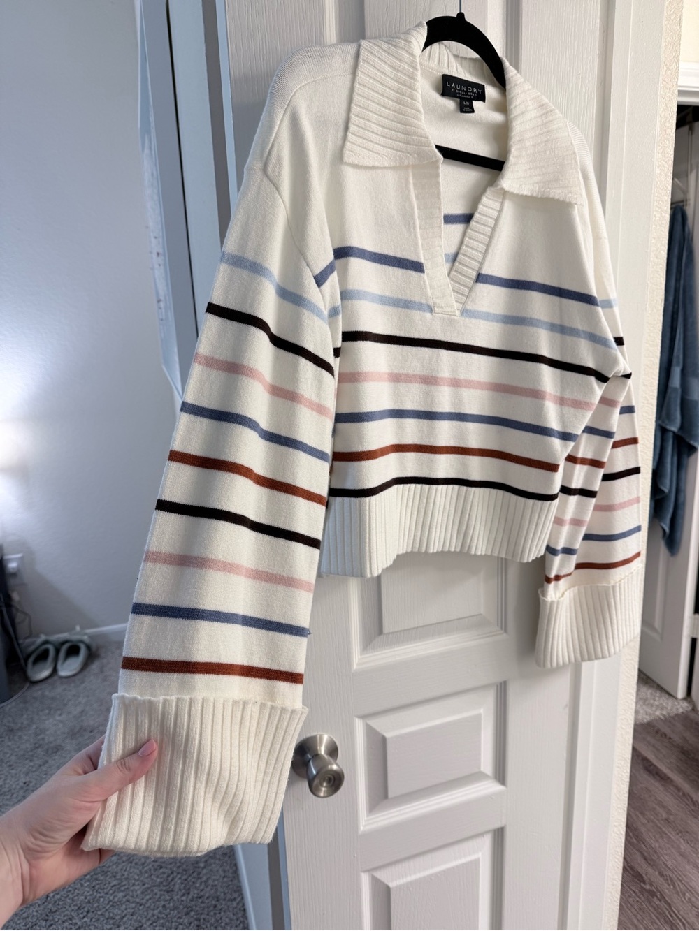 Laundry by Shelli Segal White Striped Collared V-Neck Sweater